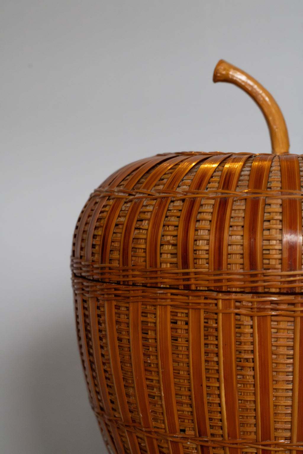 Vintage Woven Apple Box