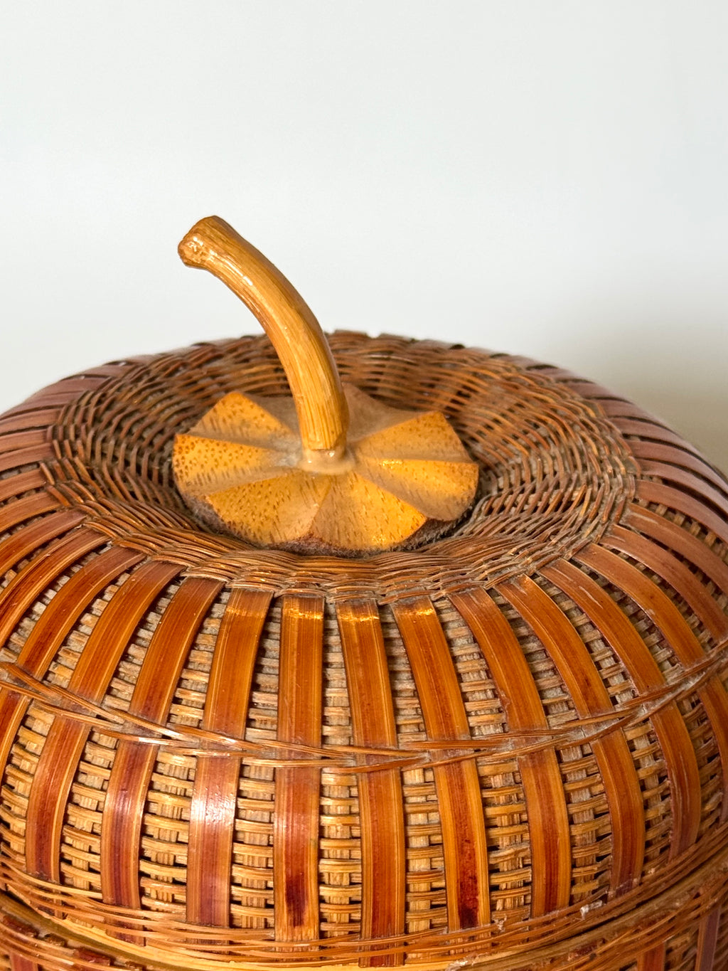 Vintage Woven Apple Box