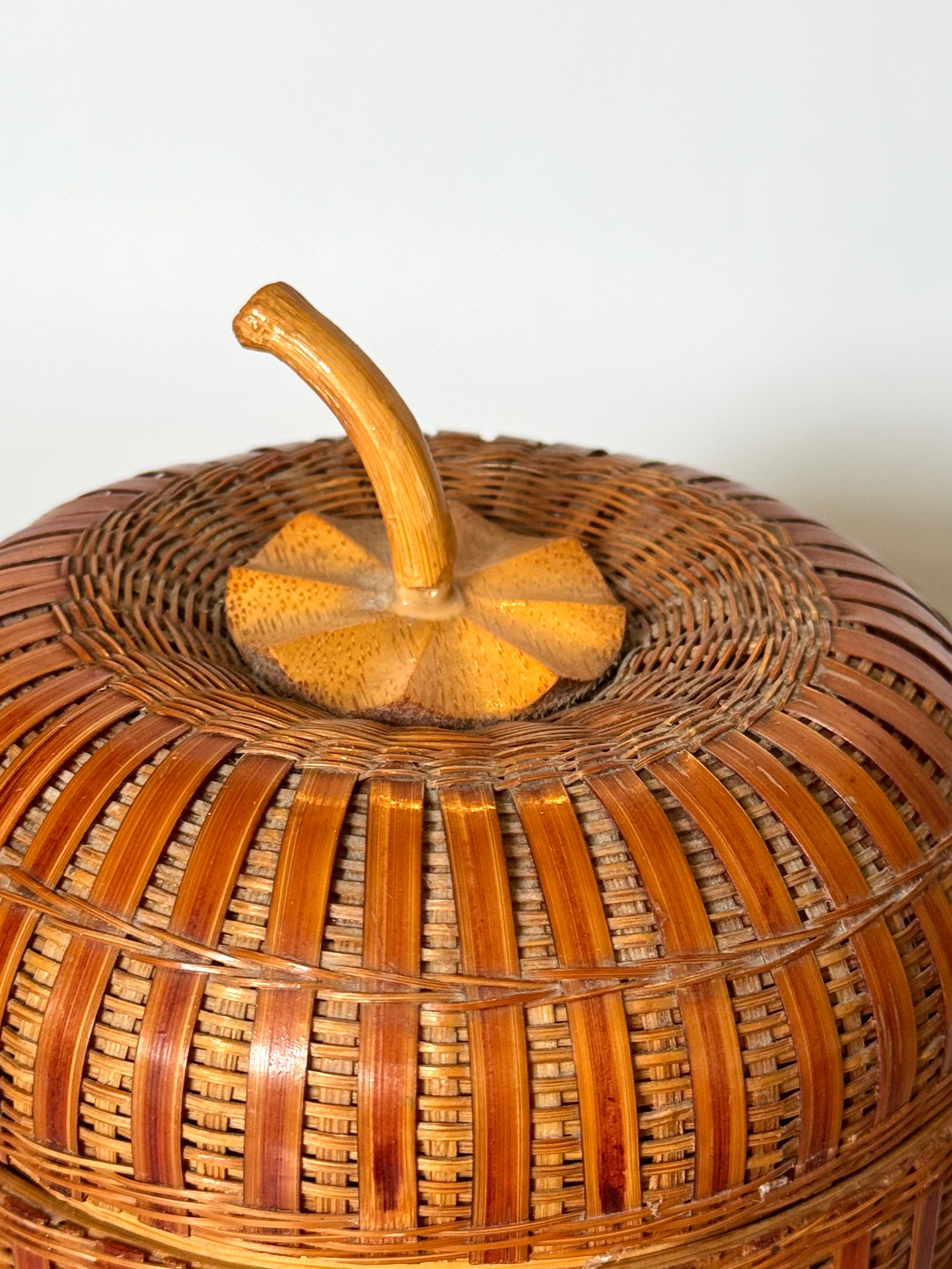 Vintage Woven Apple Box