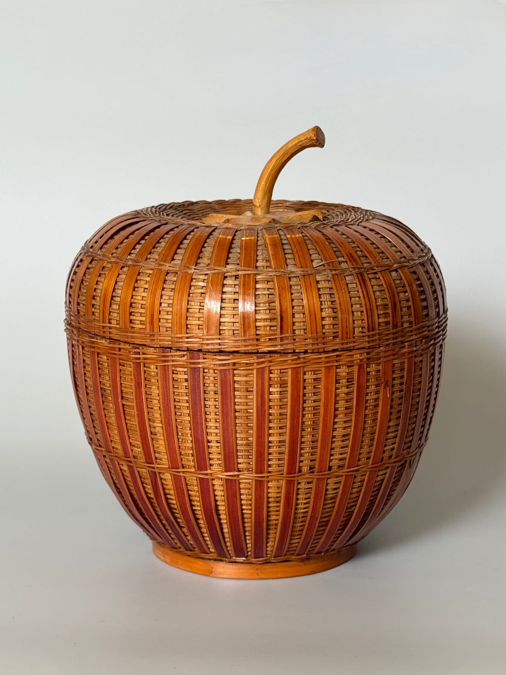 Vintage Woven Apple Box