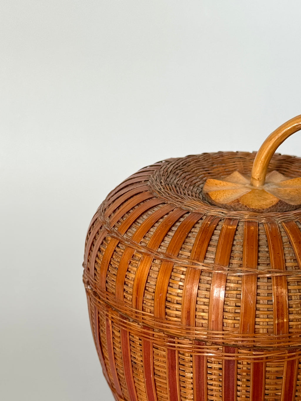 Vintage Woven Apple Box