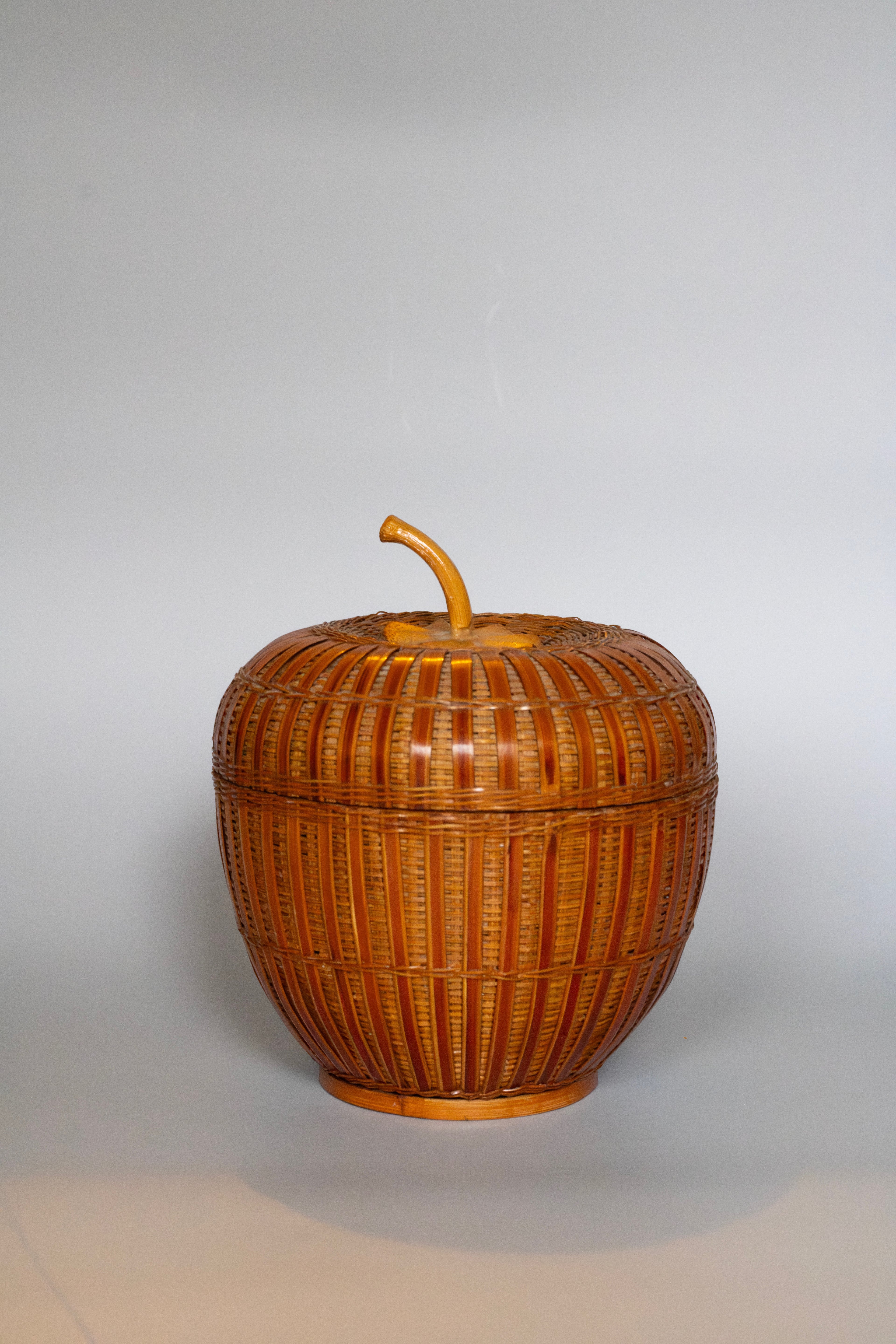 Vintage Woven Apple Box